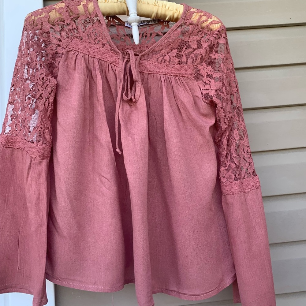 Pretty Dusty Pink TOP BLOUSE with lace from Cupid’s Diary. Size small